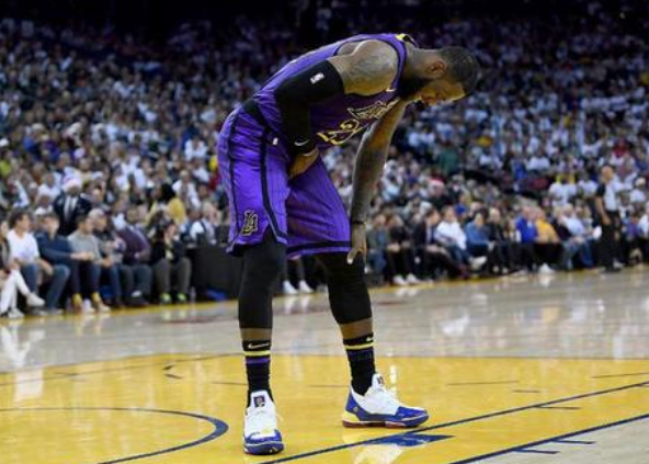 勒布朗·詹姆斯|27+10+9！35岁詹姆斯还是联盟第一人！湖人真是捡到宝了