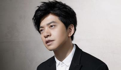 酒吧|2002年,李健宣布正式单飞,不再唱水木年华的歌自己创作音乐