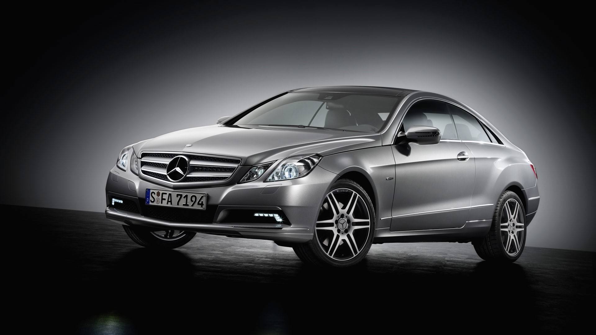 奔驰E级|降价10w之后，奔驰E级如今月销量超过1万，为何刚上市骂声一片？