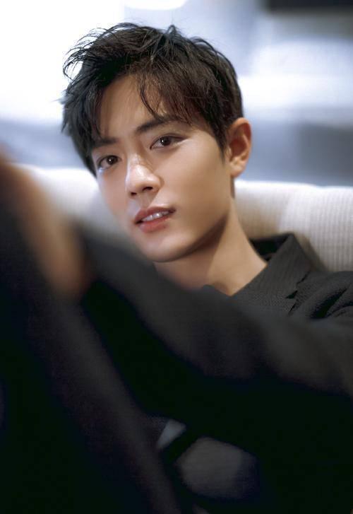 「肖战」为何王宝强敢去领“金扫帚”，肖战却不敢？3位饭圈女孩说了大实话