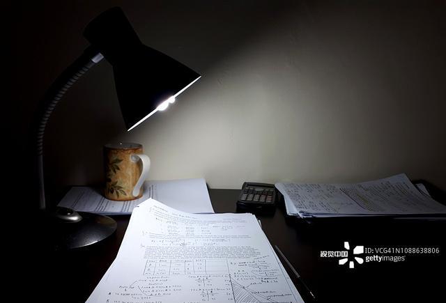 教闲育聊 高三时的一模和二模，到底哪一个更接近高考？