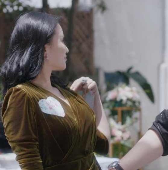 「苏有朋」因太懒不愿看剧本，将华妃拱手让给蒋欣，蒋欣火了她却悔不当初