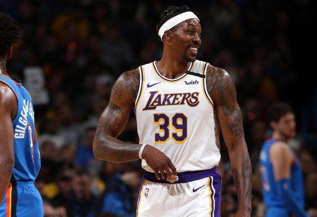 湖人队|2年850万？湖人或正式签下昔日联盟第一中锋，詹皇：目标总冠军