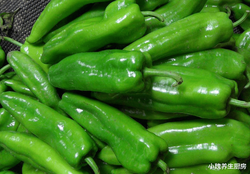 青椒|打了激素的青椒怎么辨别?菜农:教您一招,以后别再买错了