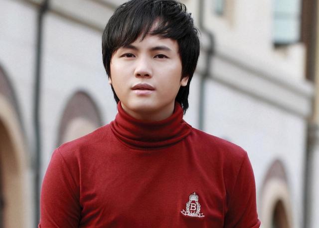 郑源|14岁开演唱会，拒绝春晚邀约的“情歌王子”郑源，如今怎样了？