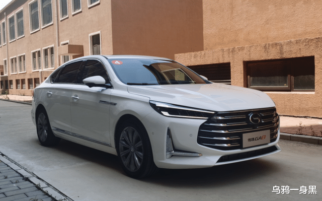 奥迪A6L|起步2.0T，超车超5米，30万实力低至14万，果断放弃奥迪A6L！