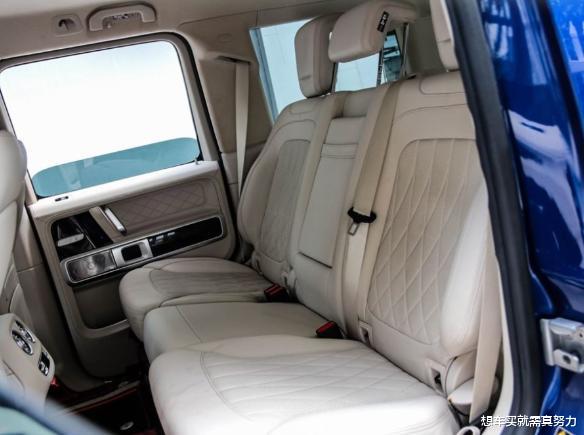 奔驰G级：320万元落地奔驰G63，宝石蓝，随车附送的奔驰电动三轮车很炫酷