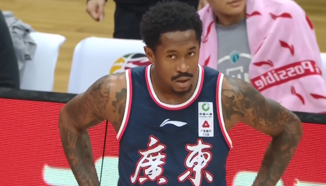 广东男篮|CBA神剧本！超级外援压哨3分绝杀广东，43+14+13力压马尚