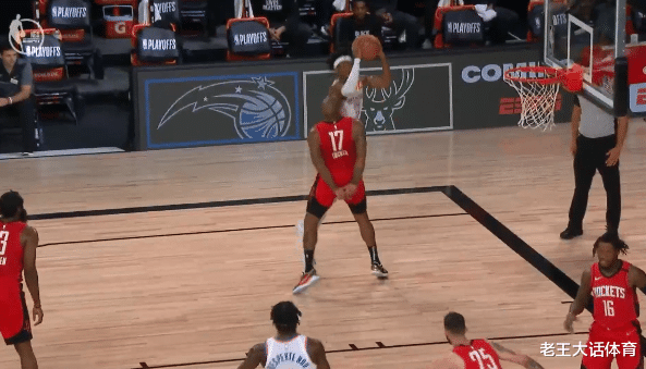 火箭队|犯规6：1！罚球7：1！裁判也控不住，火箭单节三分投爆雷霆