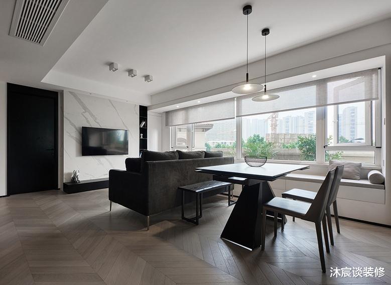 |走进她家，就被清爽不腻的氛围吸引，90㎡到处简约随性，非常舒适