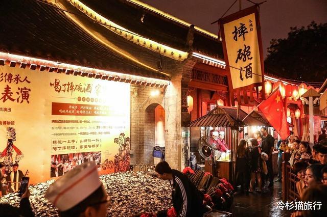 「抖音」抖音上最受欢迎的景点排名，洪崖洞已跌出前10，第1名实至名归！