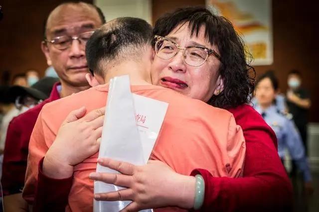 [龙虾]寻子32年，陕西这位母亲终于找到了丢失的儿子！