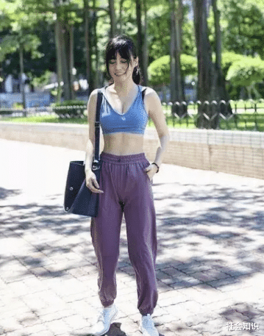 关之琳|台湾女孩因长得像关之琳走红，又是健身爱好者，拥有魔鬼般的身材