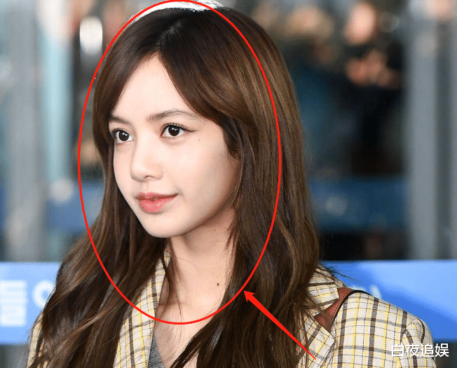 #lisa#Lisa为何一直都是“齐刘海”？当她尝试中分后，似乎明白了点啥