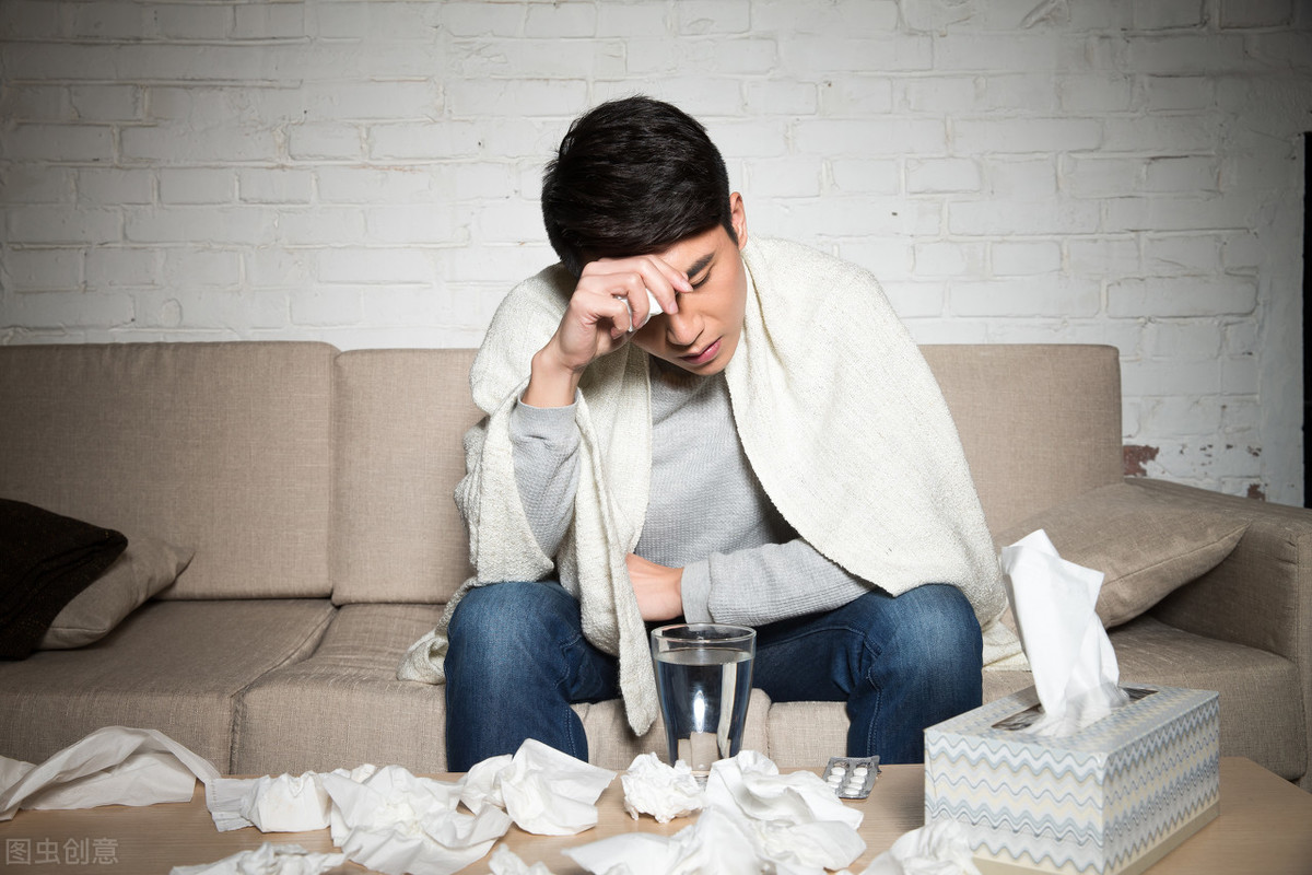 天山|一位感染艾滋8年的病人亲身讲述：病房里的生死实录