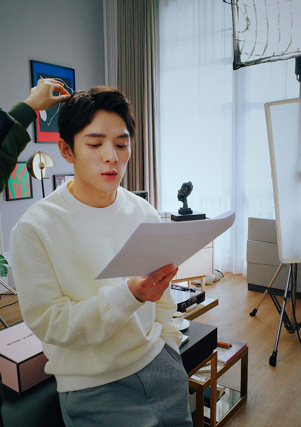 李佳琦|李佳琦发双11商品预告清单,连呼三次“我疯了”,这是要发大招吗