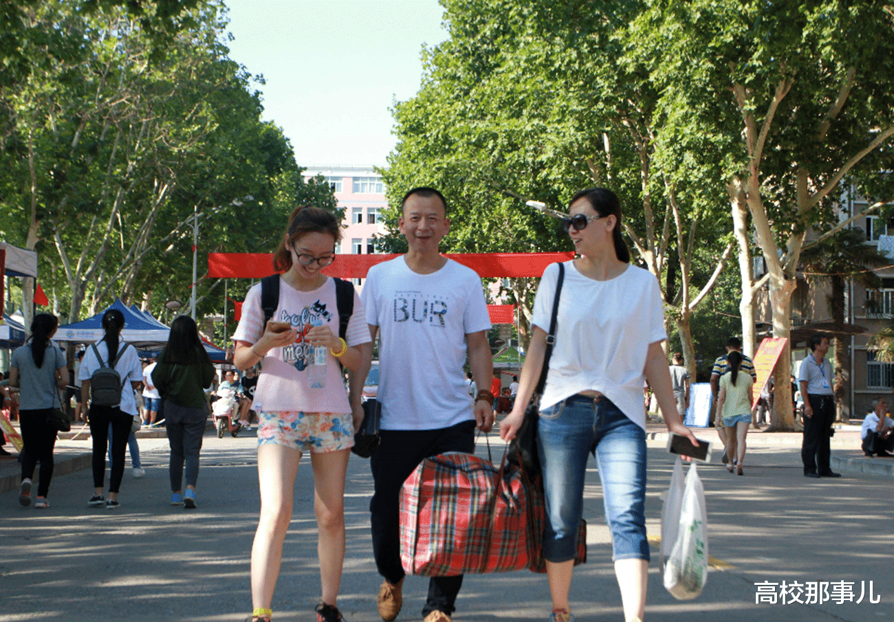 大学|大学“伪热门”的4大专业,看似将来很吃香,实际毕业就失业