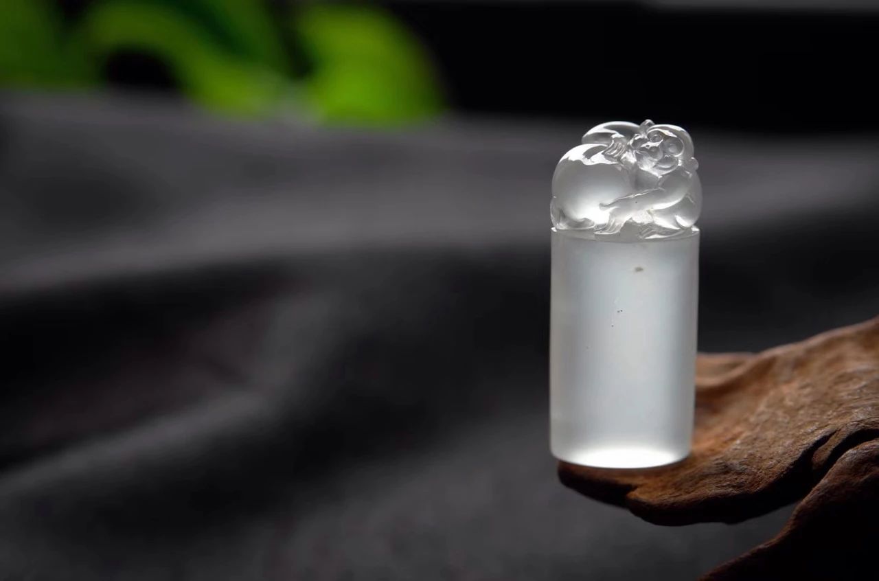 翡翠|花中有“四君子”，翡翠中有“四黑”，你分别知道是什么吗？