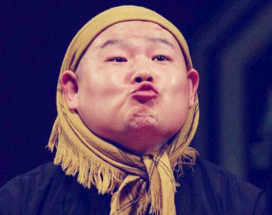 岳云鹏最大胆的一次,对女明星做出格举动,郭德纲当场翻脸扇耳光