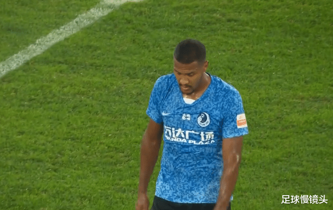 大连|中超2.2亿豪门揪出头号罪人！球迷围攻官博，炮轰贝尼特斯下课