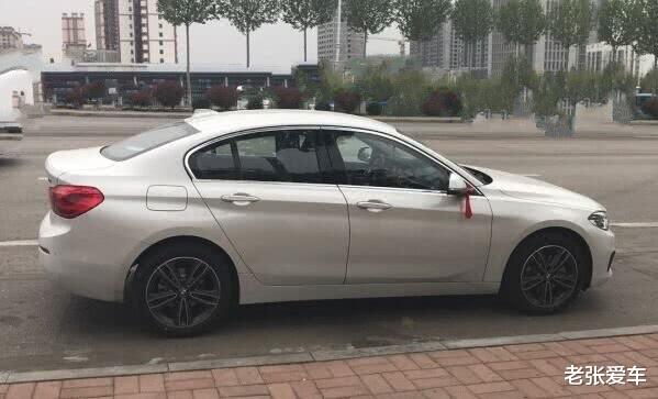 『宝马1系』小号3系，19.9万跌到14万，宽1米8油耗5，光看车标就比迈腾上档次