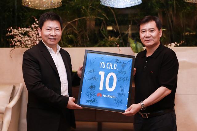 苹果|苏宁易购818人气爆棚，董明珠打call，和华为的合作规模有点吓人