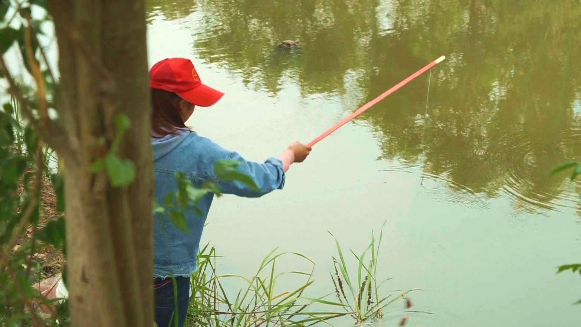 @你还在买小龙虾吃吗？这里不要钱！刺激好玩，还能美餐一顿！