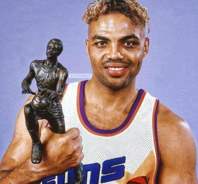 [迈克尔·乔丹]给球星们加上脏辫会怎样，巴克利好像顶着毛毛虫，乔丹彻底放弃