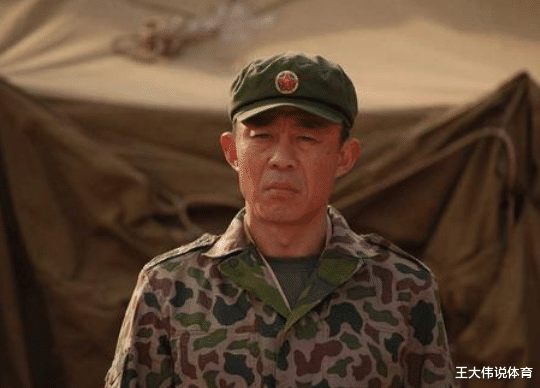 [侯勇]他是国家一级演员，连续“抛弃”两任妻子，今53岁高调娶90后少女！