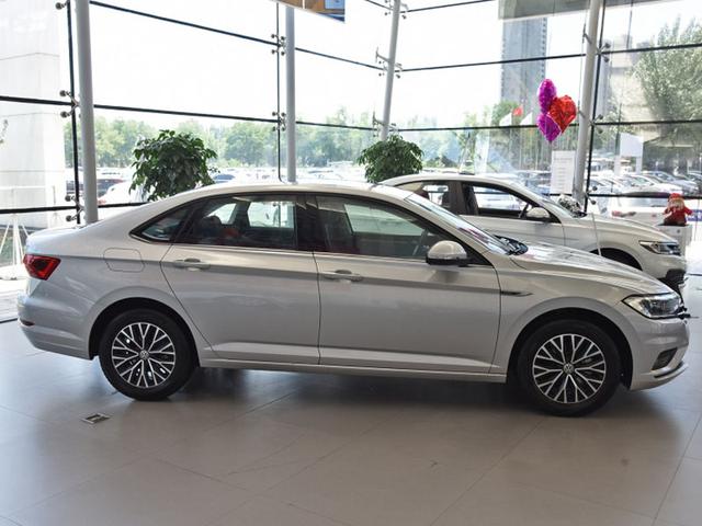 大众汽车▲大众王牌车型好评不断，综合油耗5.4升，1.2T配7AT，同级别没对手