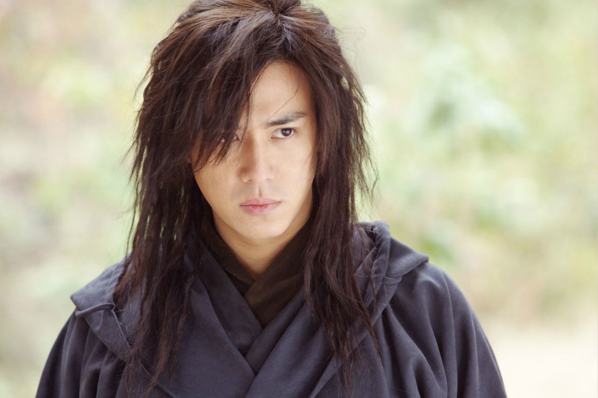 曾志伟|五位有“黑帮背景”的明星，几乎都惹不起，曾志伟因嘲笑第4位被打！