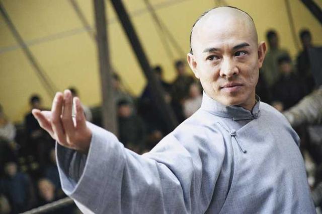 完美关系▲大批明星出国“避难”！而这些“大腕”偷偷退出外国国籍加入中国