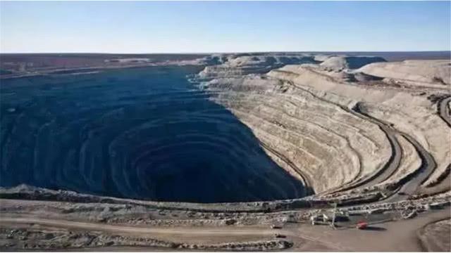 【】49年后才明白，当年苏联“挖穿地球”，为何最终停在12262米处？