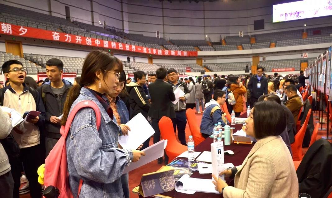 |大学里已经“饱和”的5个专业，发展前景有限，高三学生谨慎报考