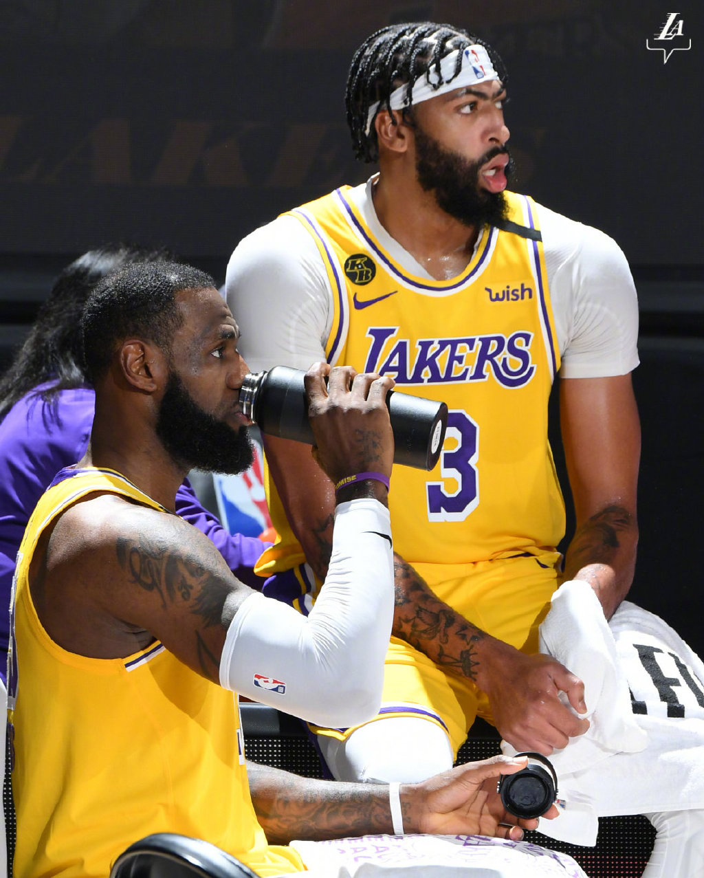 热火队|不满意！无法接受！湖人开门红，詹眉却齐不满，真不给热火活路