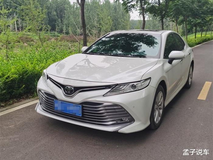 丰田凯美瑞|2.0L的丰田凯美瑞一年养车多少钱？说实话，算出来你可能真不信