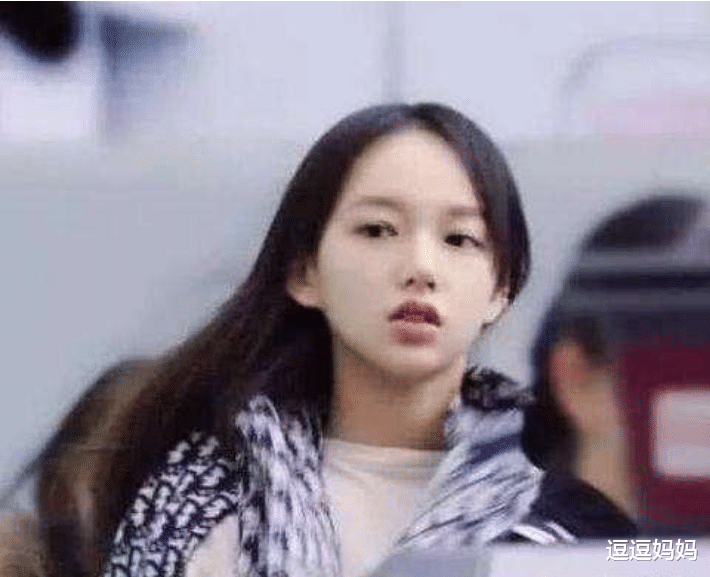 杨超越|杨超越：这是我的初中照，鞠婧祎：这是我的，程潇：都给老娘走开！