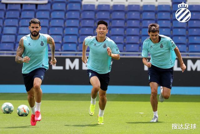 「武磊」武磊疯狂表演!灵性跑位戏耍对手+轰入第8球,压力丢给2000万先生