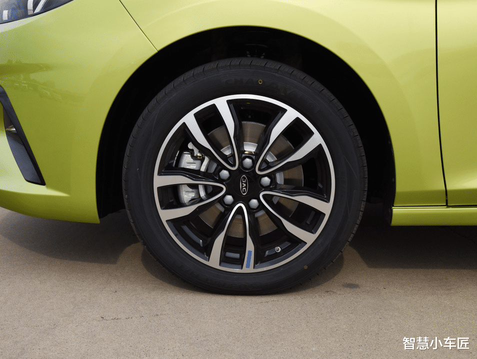 马力|国产轿跑又一“强手”，150马力+国六CVT，实力强过名爵6，8.48万