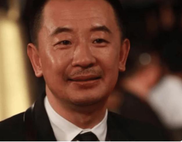 黄海波▲当年不计前嫌，嫁给出狱后的黄海波并生下孩子的曲姗姗，如今过得怎样？