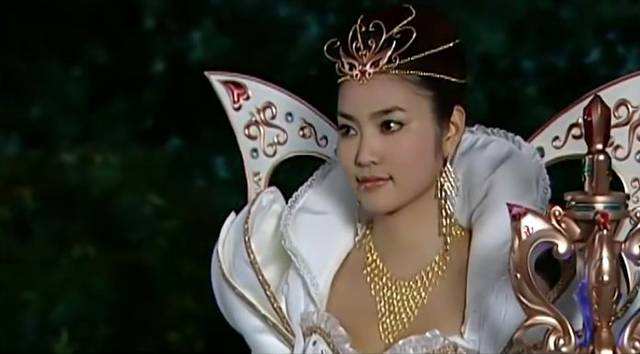 整容：有种“整容”叫魔仙女王减肥成功，土味气质全无，秒变欧美混血女王！
