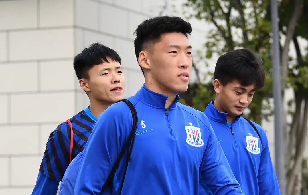 上海申花|朱辰杰报销，申花33岁飞翼重伤成败笔引援，外援2选1强援补位