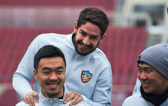 「帕托」“消失”9个月后，天海旧将帕托连发3条动态，在热巴生日当天宣告回归