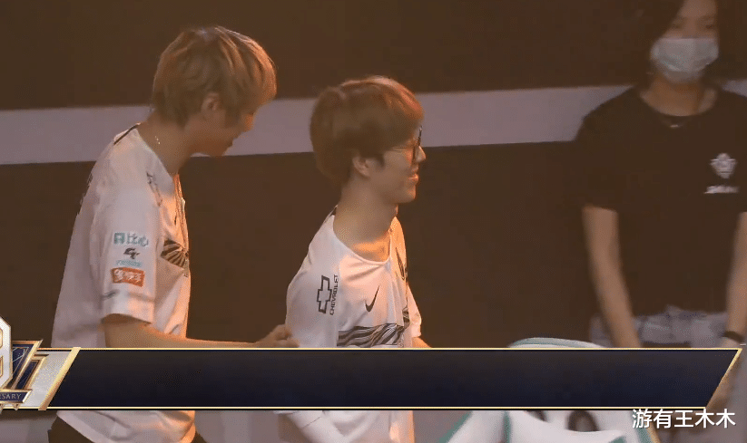 fpx战队|IG绝境觉醒淘汰FPX！TheShy选奥恩面露难色，赛后被宁王鼓励！