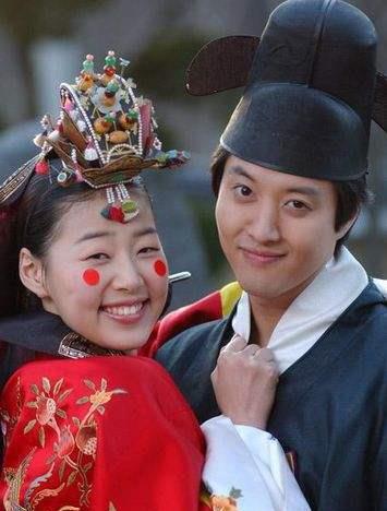 『吻戏』韩智慧和检察官老公搬到了济州岛，风景好美！她的爱情比韩剧浪漫