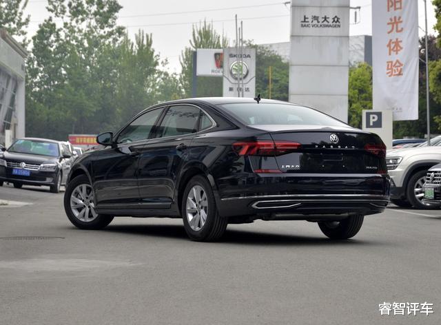 大众帕萨特|帕萨特销量跌入谷底，入门级跌至12万，大家都买雅阁凯美瑞