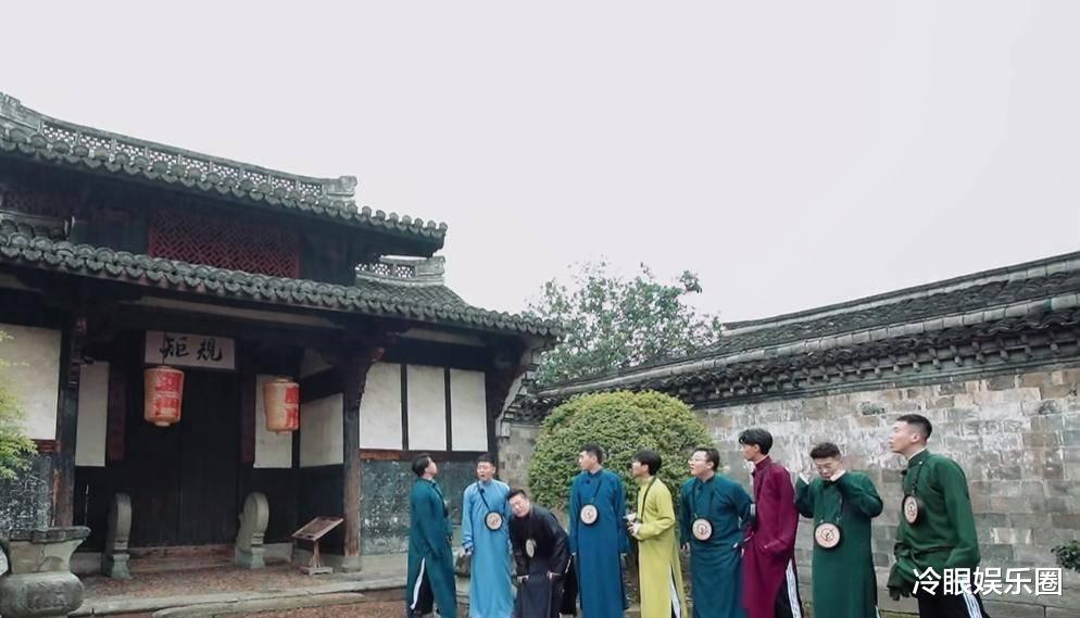 德云斗笑社|《德云斗笑社》女观众现场刨活，被粉丝网暴，当事人态度强硬