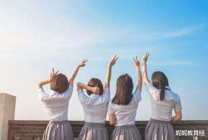 医生|2020年“最受欢迎”的职业排行，公务员屈居第二，网友：错了吧？