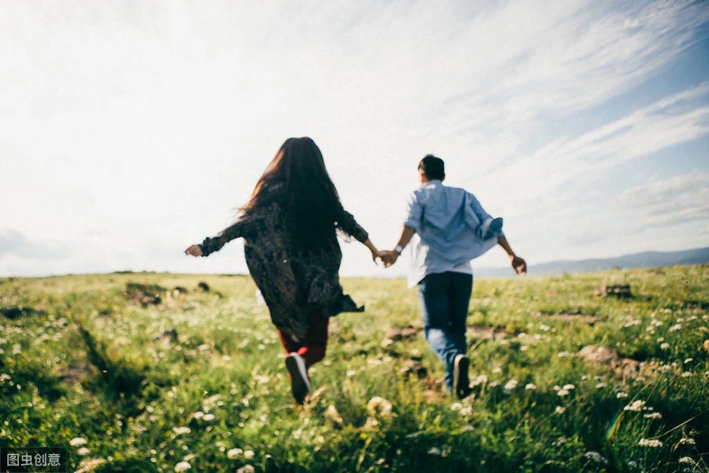 天秤座：未来十五日，姻缘不散，前情重燃，千帆过尽，心里仍然全是你