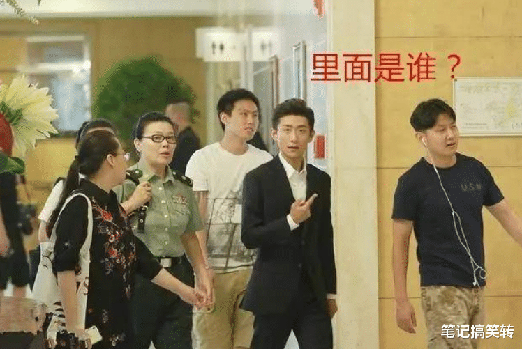 央视|死不悔改！被央视点名批评耍大牌后仍不收敛，出门配6个助理30个保镖！